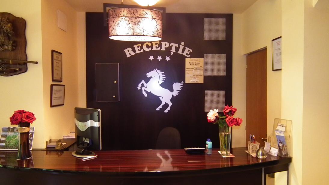מלון פרדיאל White Horse מראה חיצוני תמונה